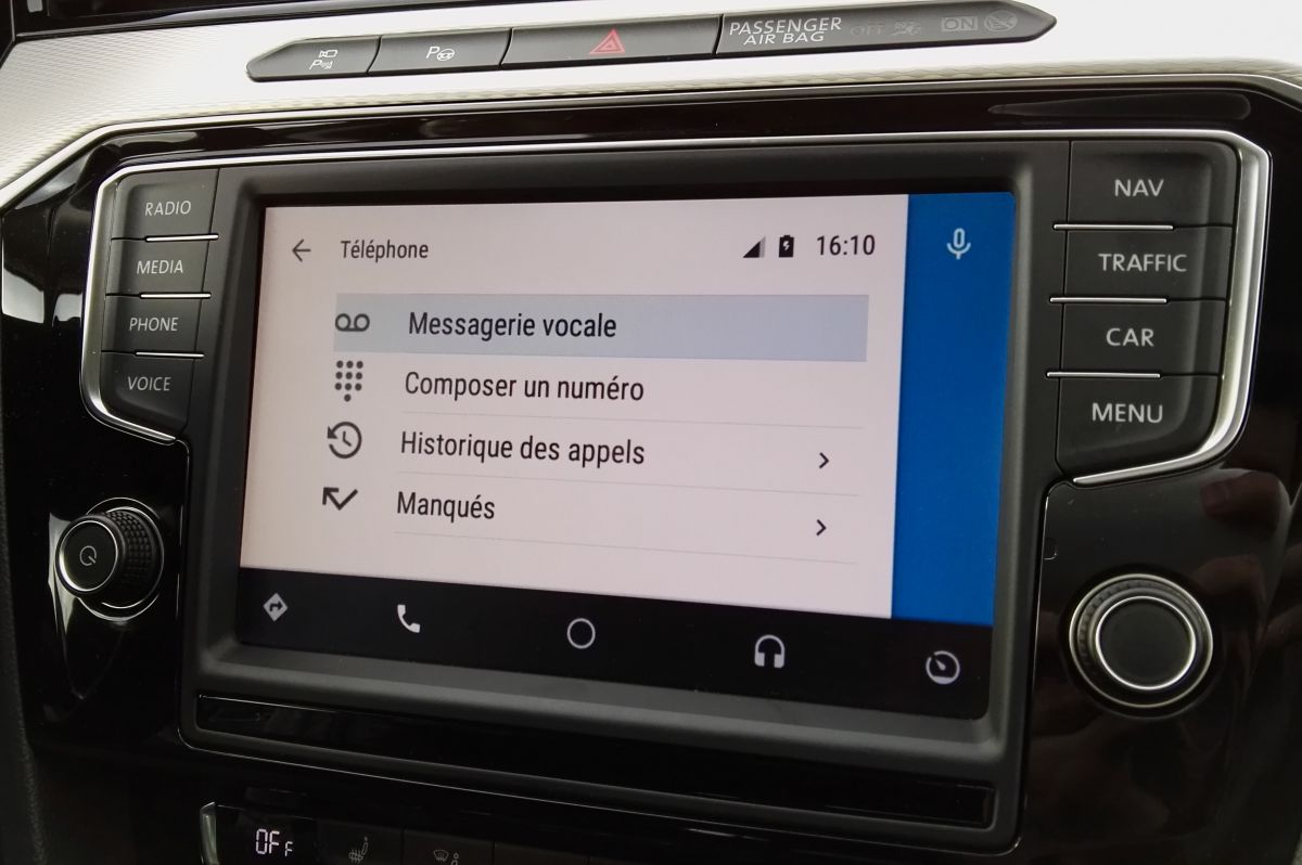 Apple Carplay vs Android Auto : le match des Gafa pour contrôler votre  voiture 